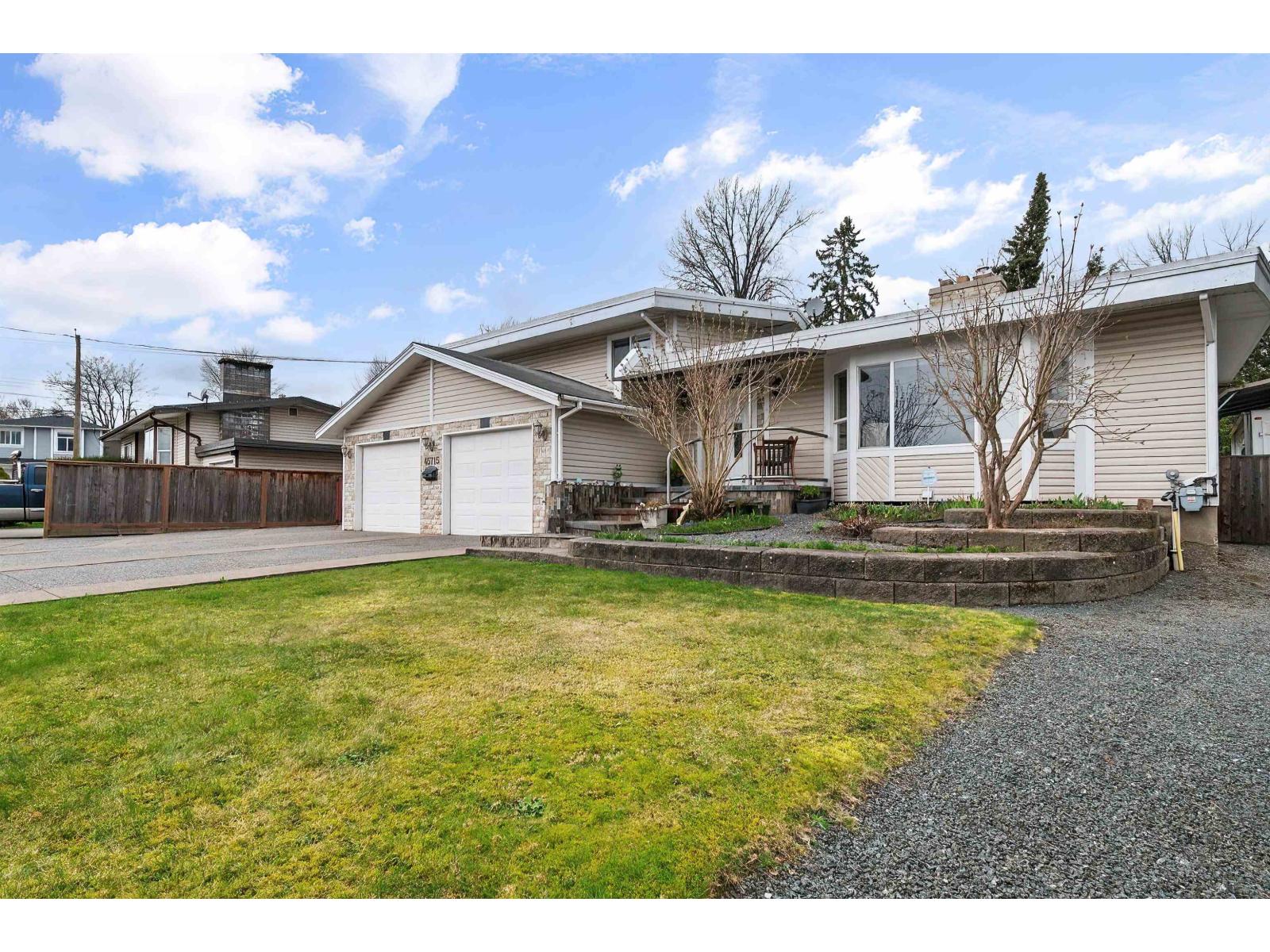 45715 Berkeley Avenue, Chilliwack Proper West, Chilliwack, British Columbia  V2P 3N1 - Photo 2 - R3154778