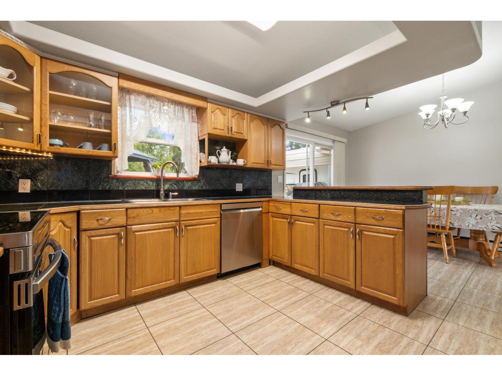 45715 Berkeley Avenue, Chilliwack Proper West, Chilliwack, British Columbia  V2P 3N1 - Photo 10 - R3154778