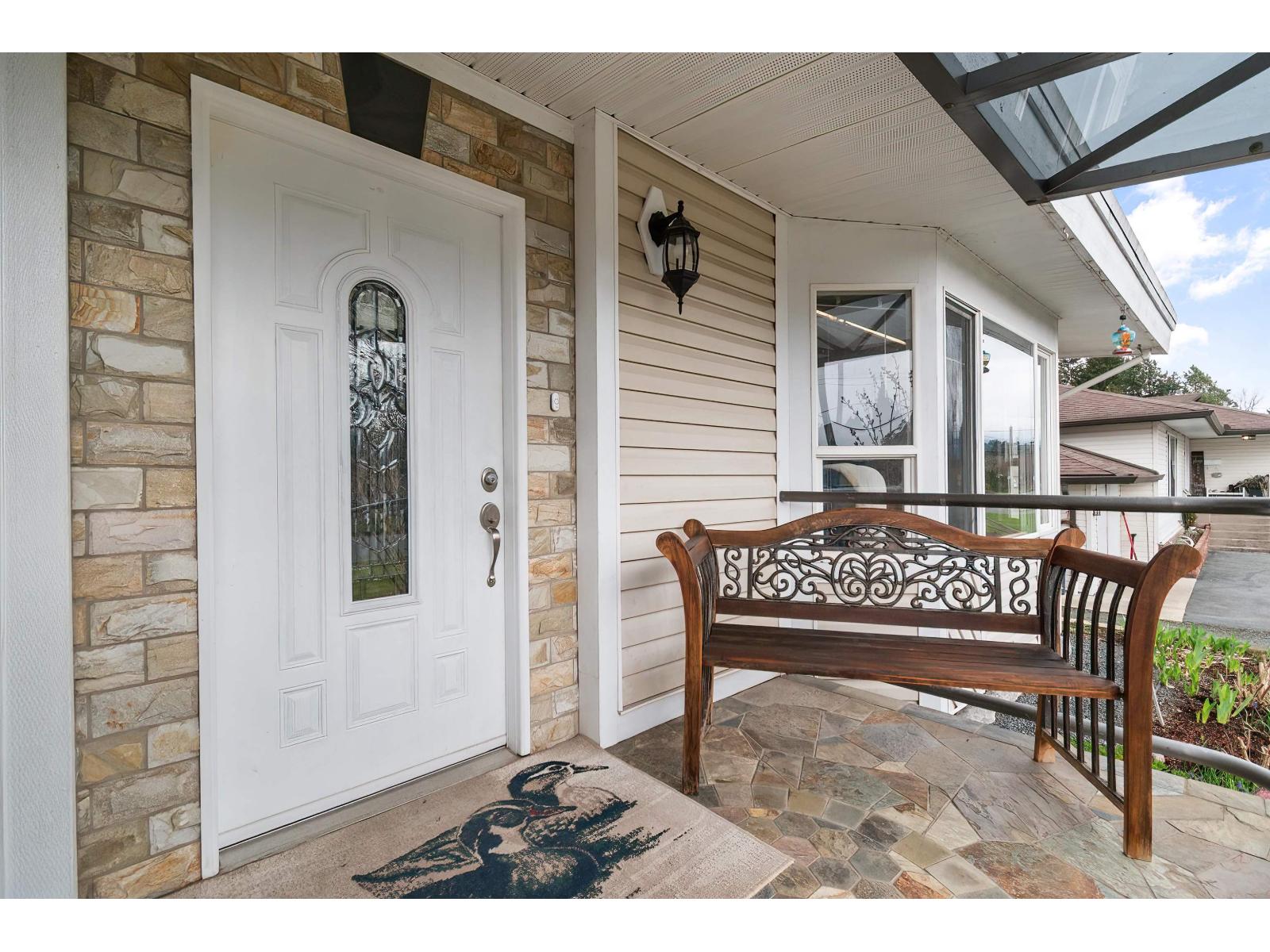 45715 Berkeley Avenue, Chilliwack Proper West, Chilliwack, British Columbia  V2P 3N1 - Photo 3 - R3154778