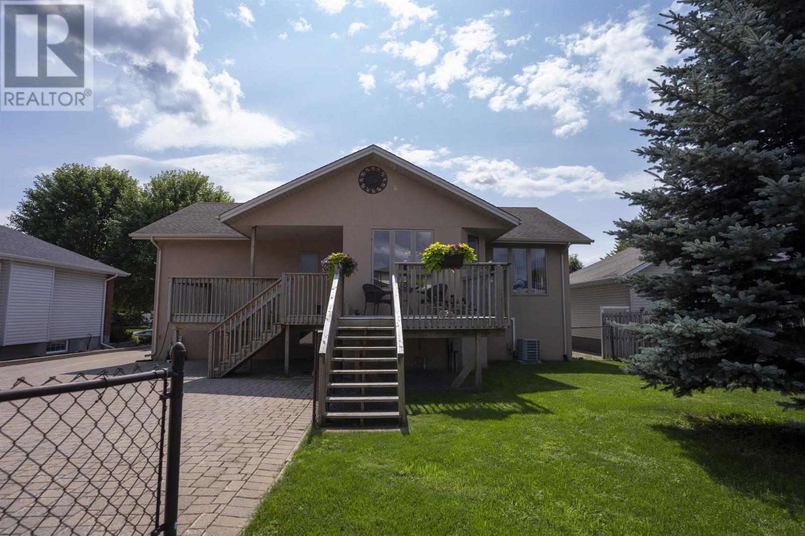 316 Fairbrooke Cres, Thunder Bay, Ontario  P7B 6Z7 - Photo 45 - TB2602338