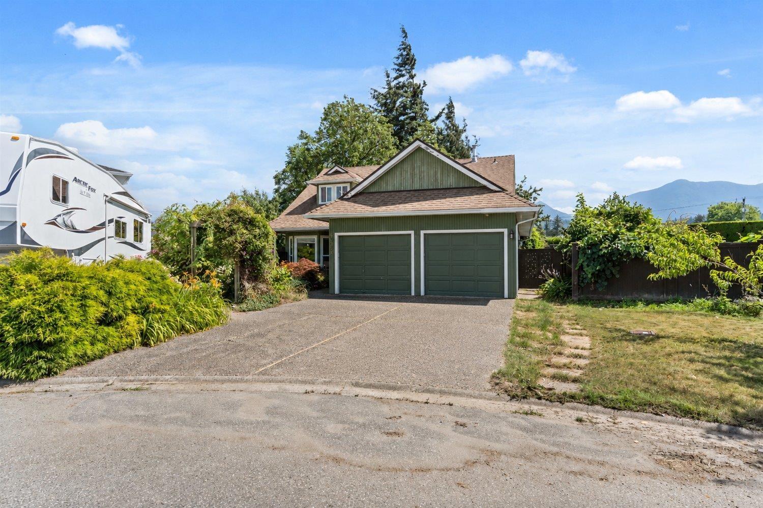 46003 Ivy Avenue, Sardis South, Chilliwack, British Columbia  V2R 2C5 - Photo 1 - R3154562