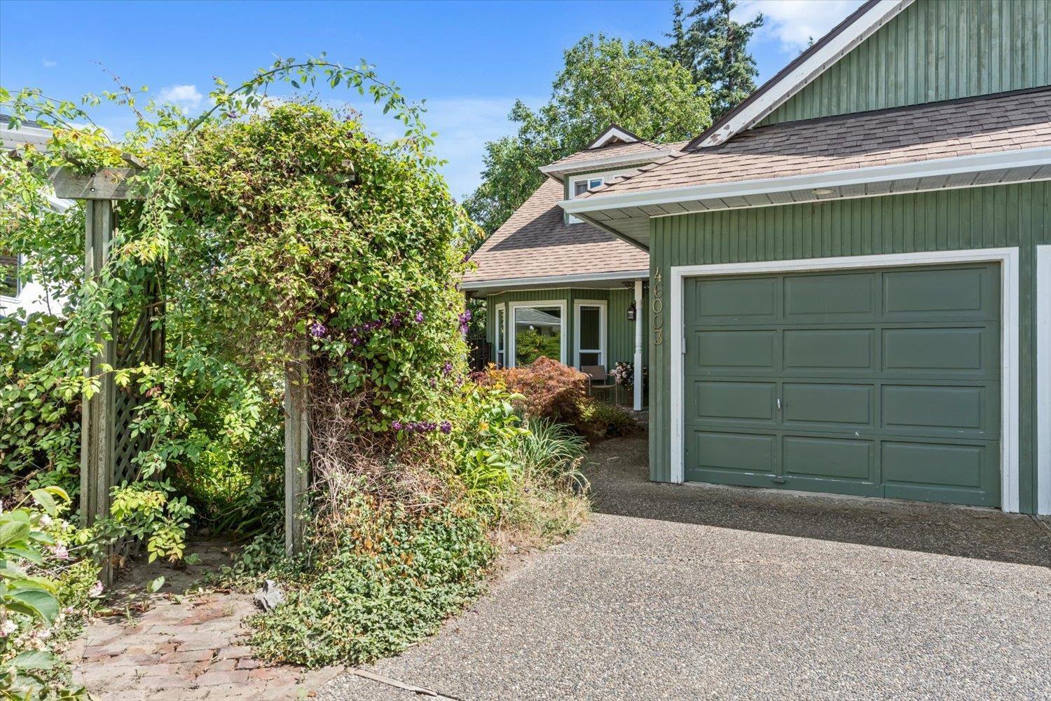 46003 Ivy Avenue, Sardis South, Chilliwack, British Columbia  V2R 2C5 - Photo 2 - R3154562