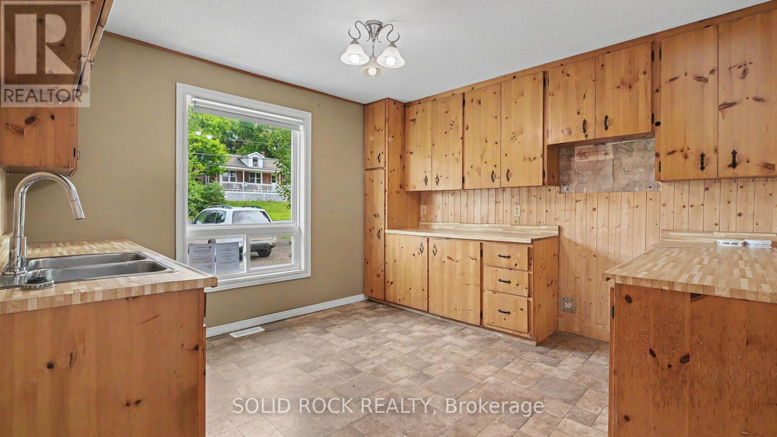 1372 Village Road, East Ferris, Ontario  P0H 1B0 - Photo 5 - X13666732
