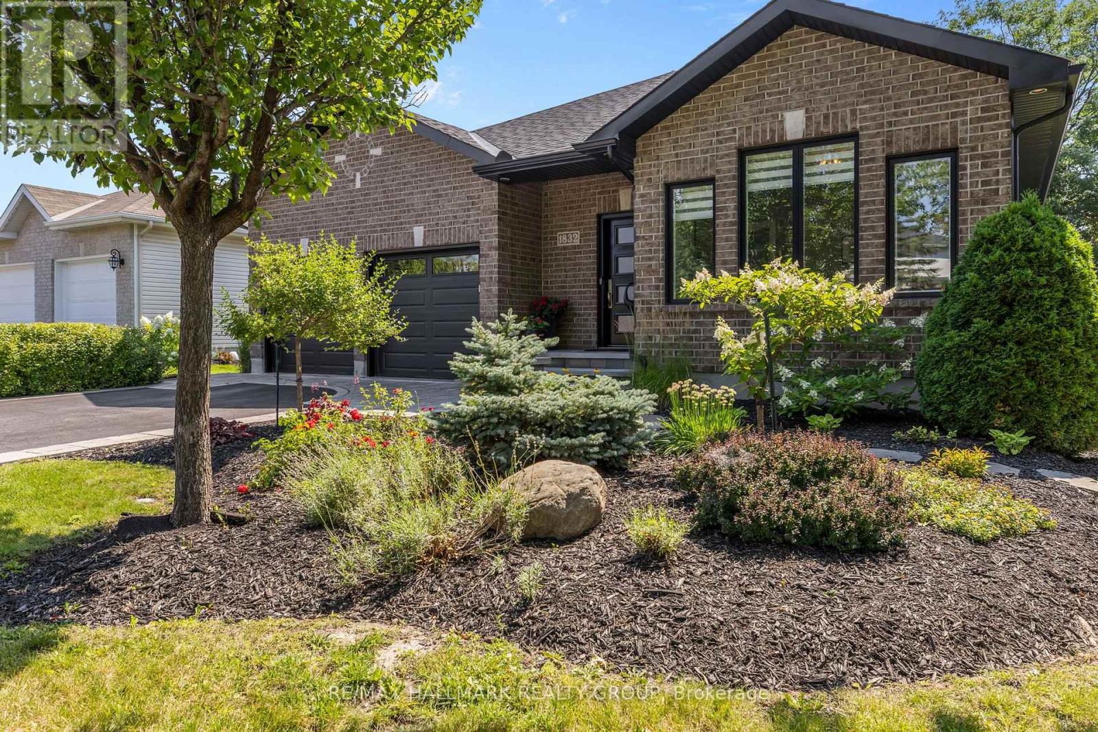 1832 Springridge Drive, Ottawa, Ontario  K4A 4P3 - Photo 2 - X13666780