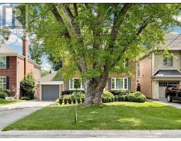 11 MARCHWOOD DRIVE, Toronto, Ontario