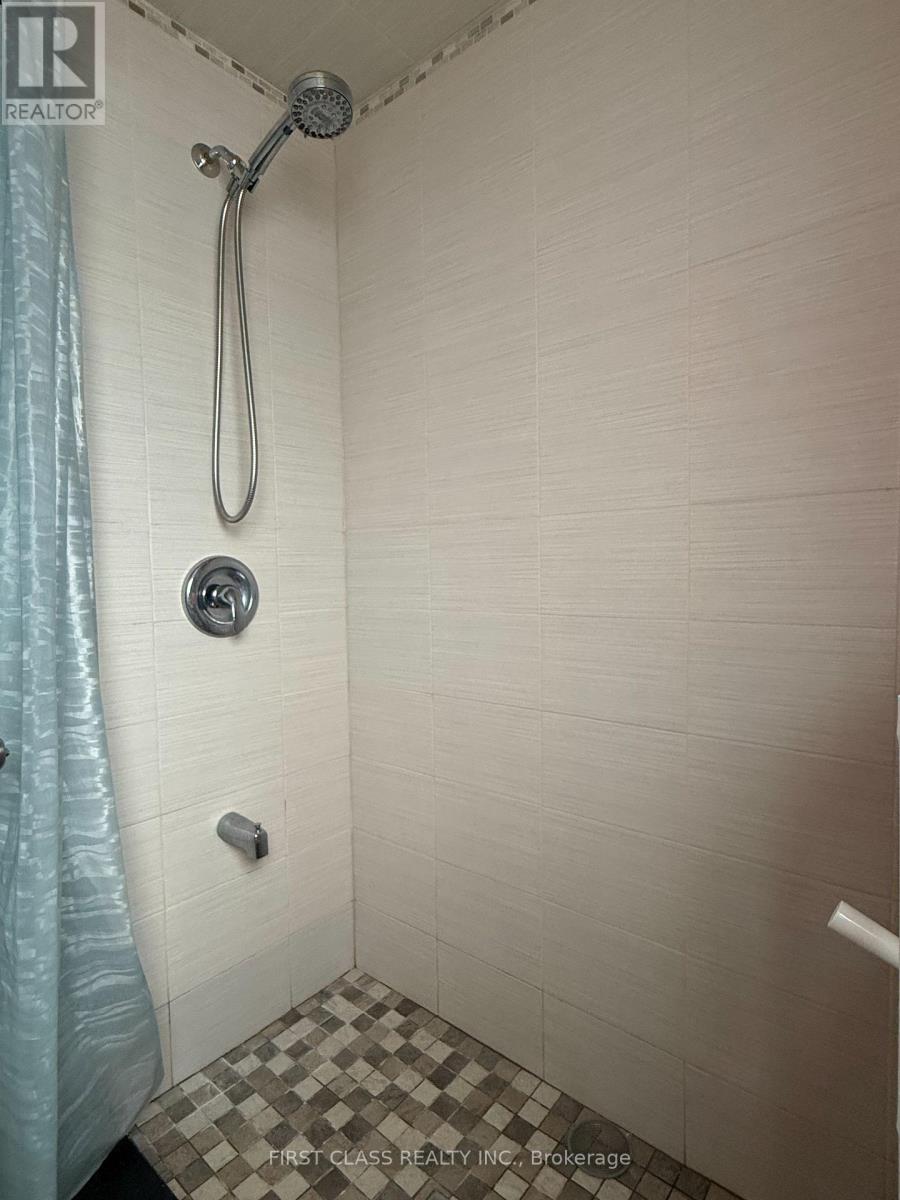 17 Harnworth Drive, Toronto, Ontario  M2H 3C1 - Photo 10 - C13666774
