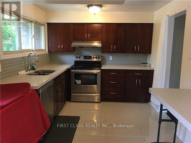 17 Harnworth Drive, Toronto, Ontario  M2H 3C1 - Photo 2 - C13666774