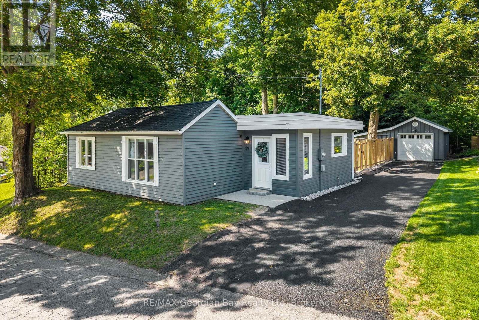 59 BROAD STREET, Penetanguishene, Ontario