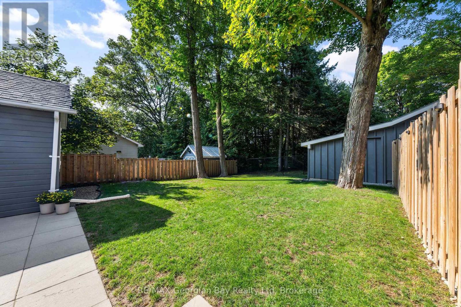 59 Broad Street, Penetanguishene, Ontario  L9M 1G4 - Photo 25 - S13666762