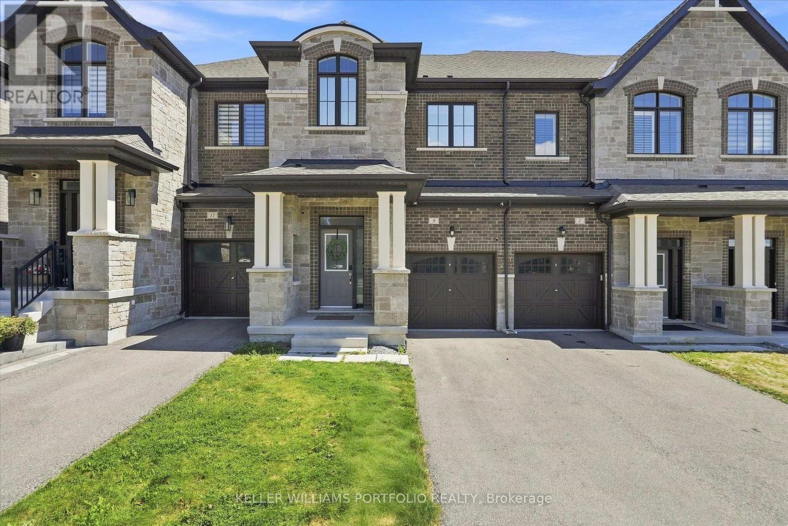 9 Viola Street, East Gwillimbury, Ontario L9N 0T6 - Photo 1 - N13666686