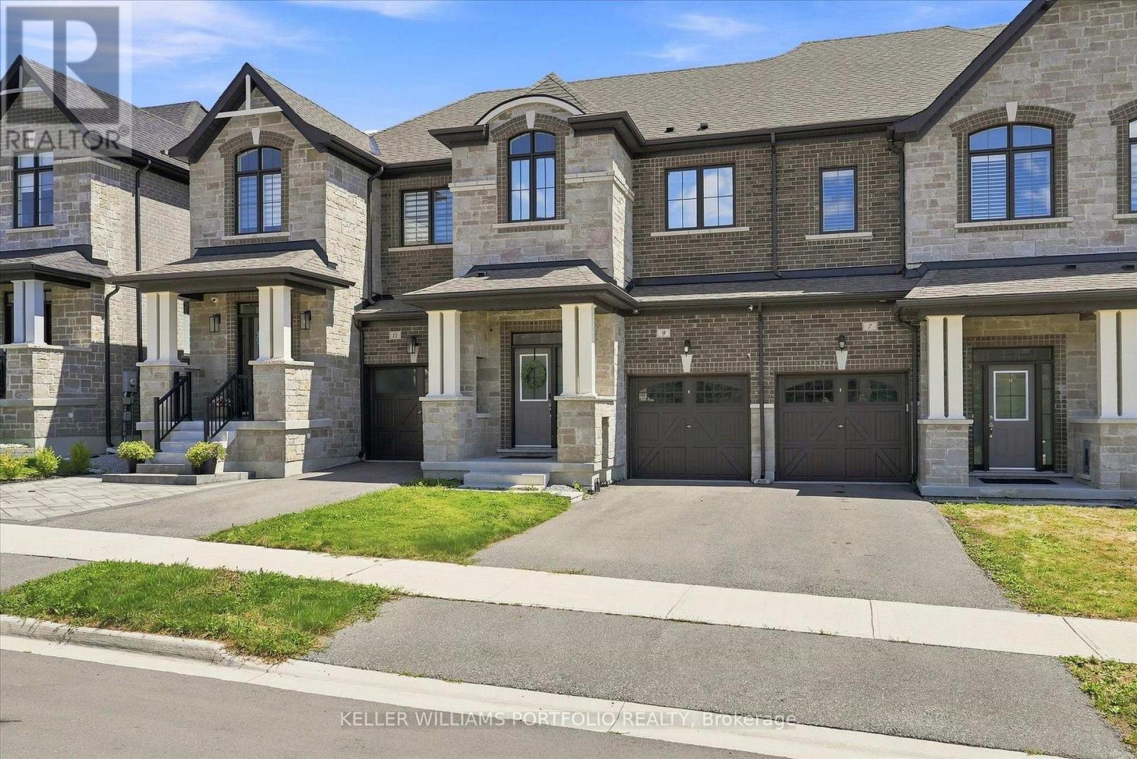 9 Viola Street, East Gwillimbury, Ontario L9N 0T6 - Photo 3 - N13666686