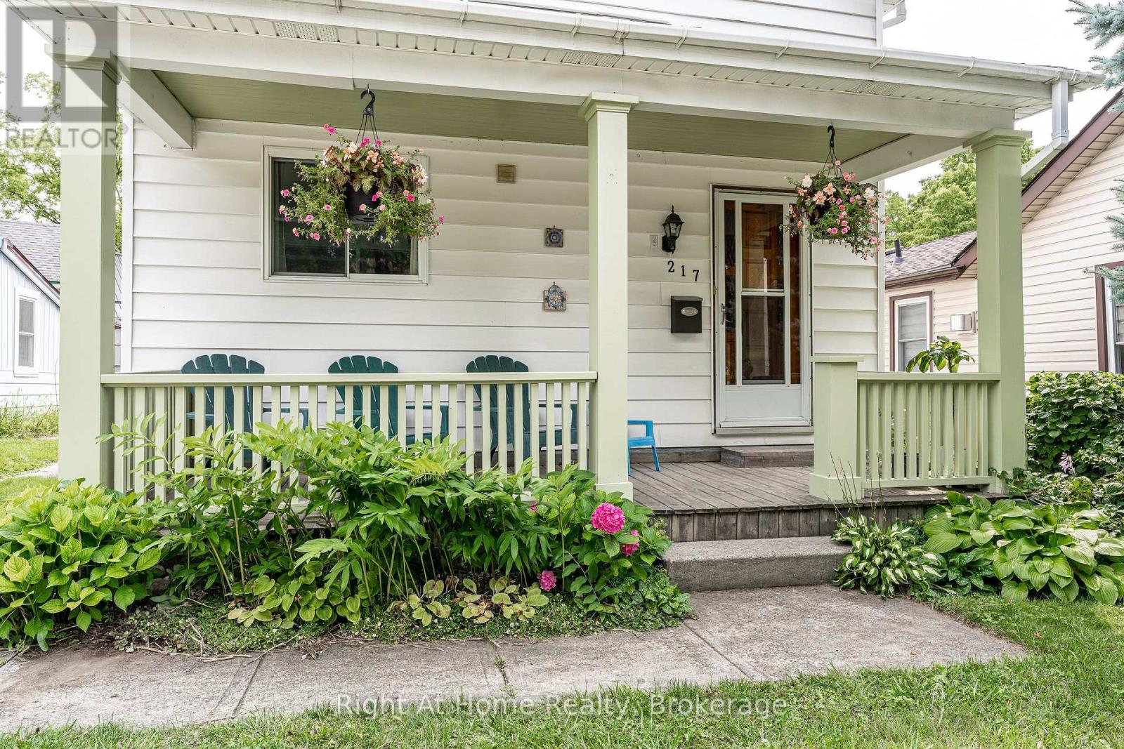 217 West Gore Street, Stratford, Ontario  N5A 1K7 - Photo 3 - X13666672