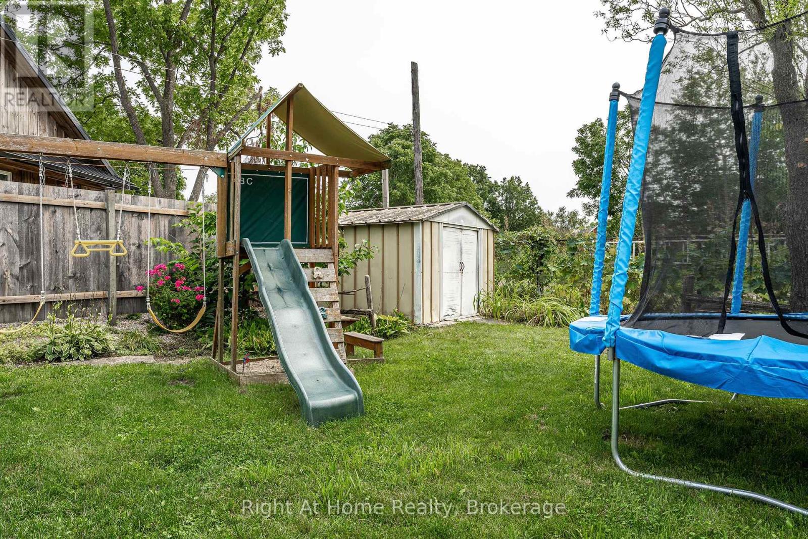 217 West Gore Street, Stratford, Ontario  N5A 1K7 - Photo 35 - X13666672