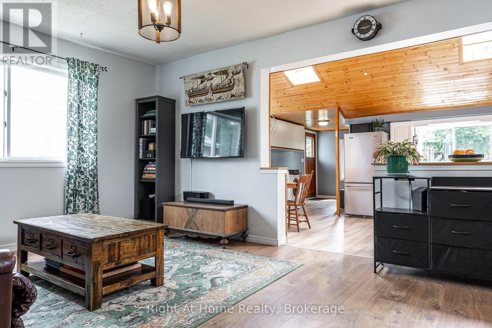 217 West Gore Street, Stratford, Ontario  N5A 1K7 - Photo 7 - X13666672
