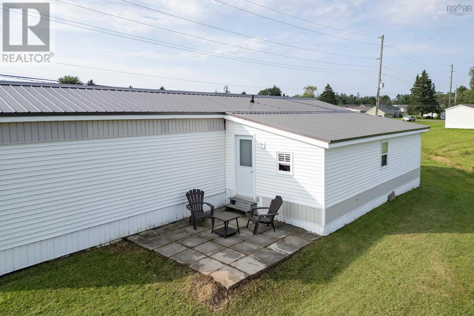 16 Lorne Crescent, Amherst, Nova Scotia  B4H 4B7 - Photo 4 - 202612911