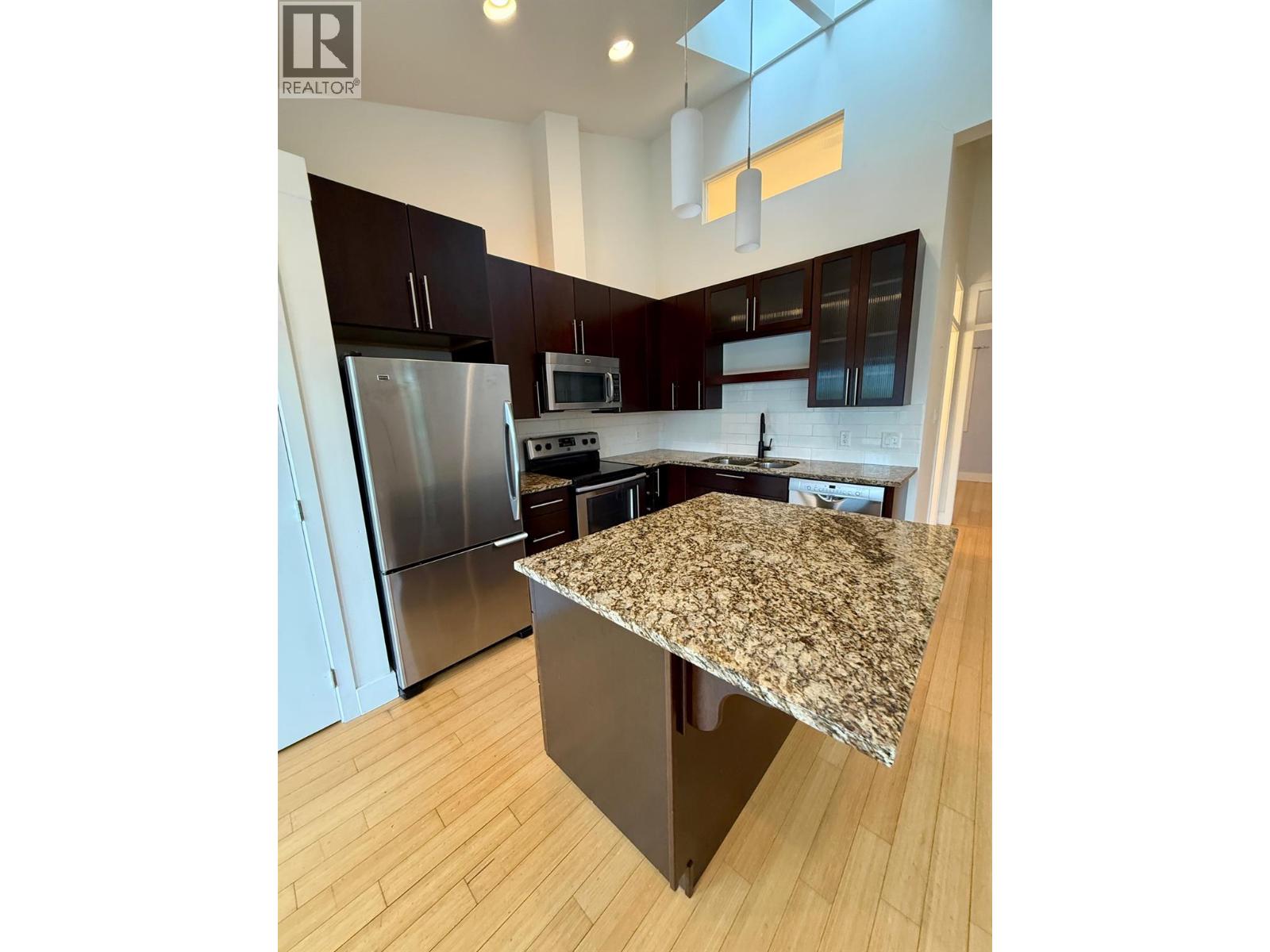 702 Fourth Street Unit# 8, Nelson, British Columbia  V1L 2S8 - Photo 3 - 10393367