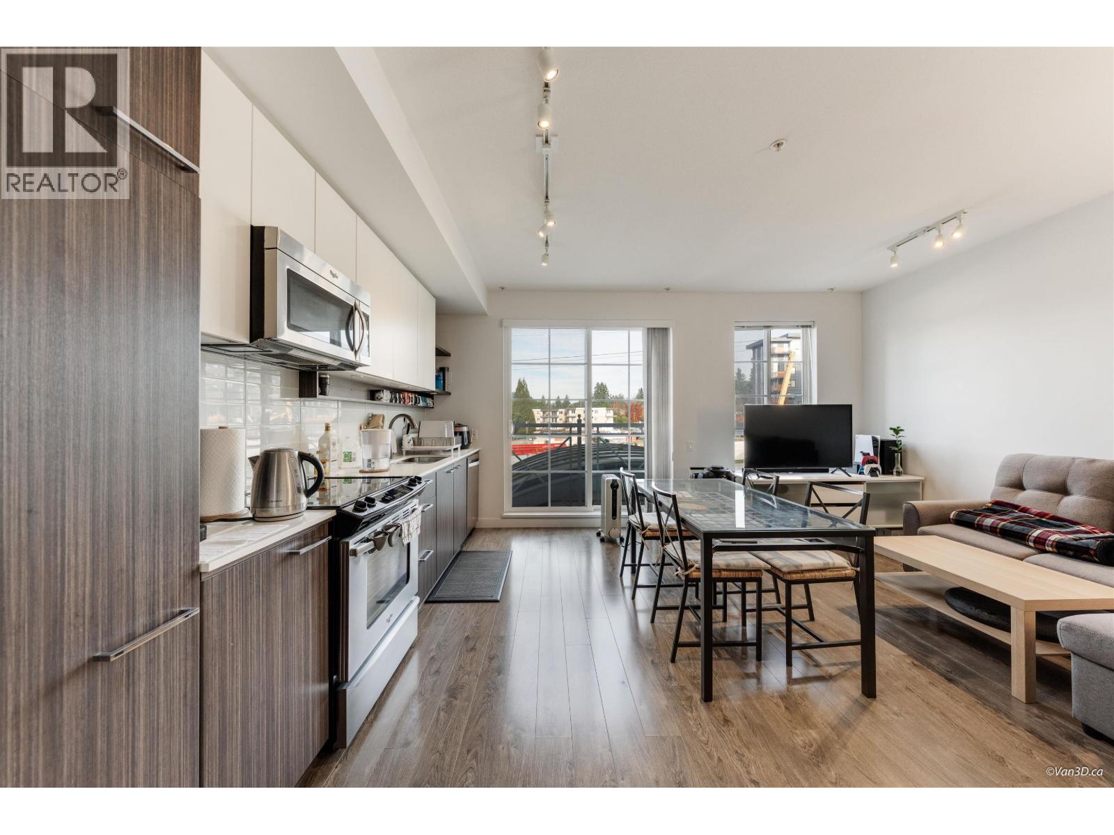 201 618 Como Lake Avenue, Coquitlam, British Columbia  V3J 0G1 - Photo 3 - R3155078