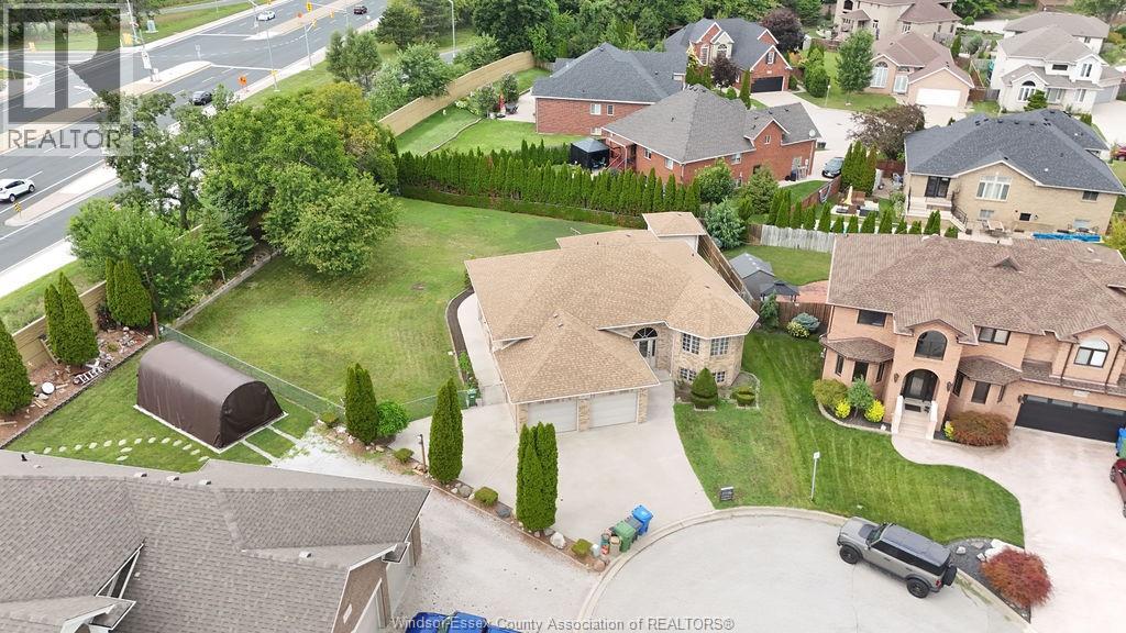 2672 FLEMING COURT, Windsor, Ontario