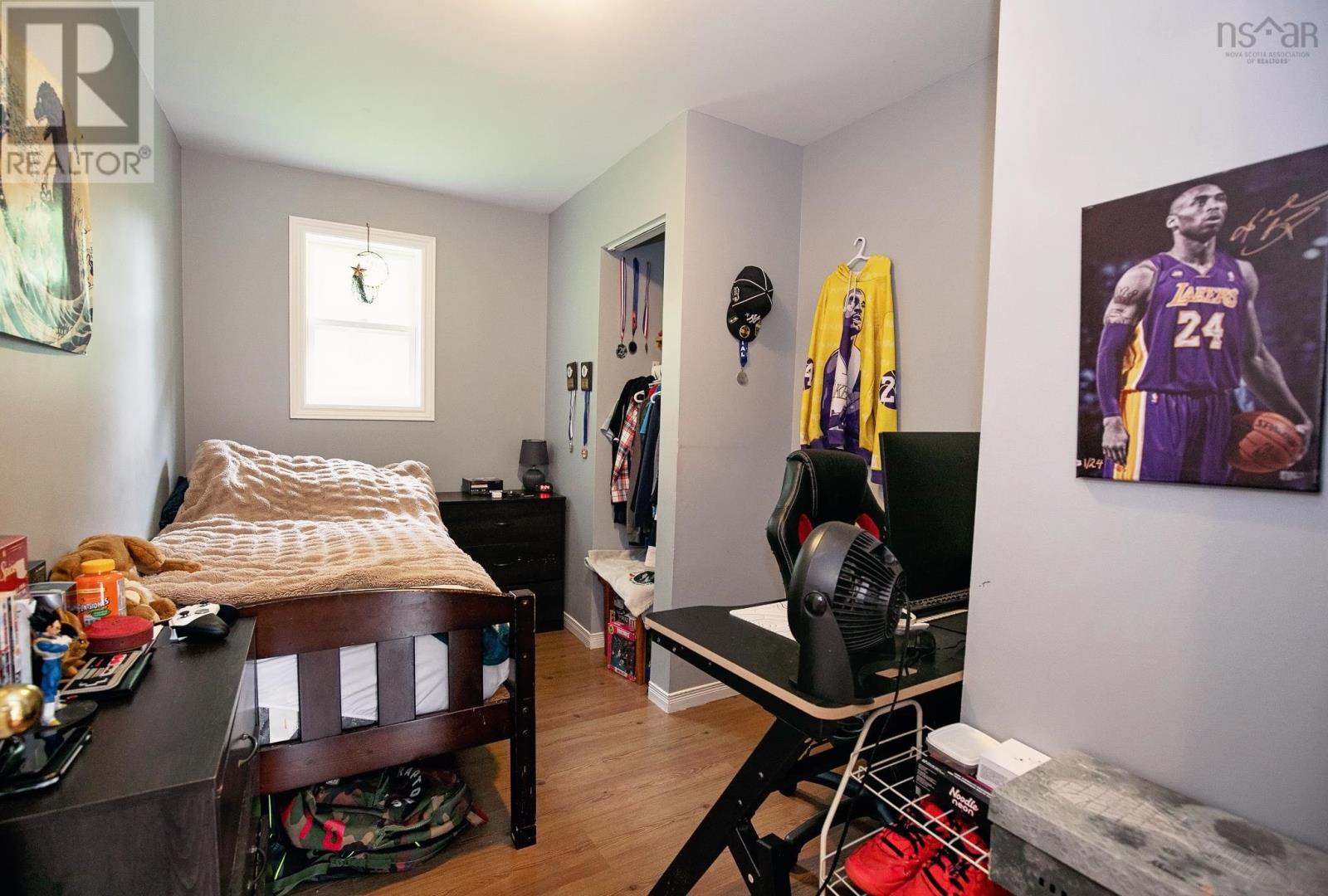 picture 16