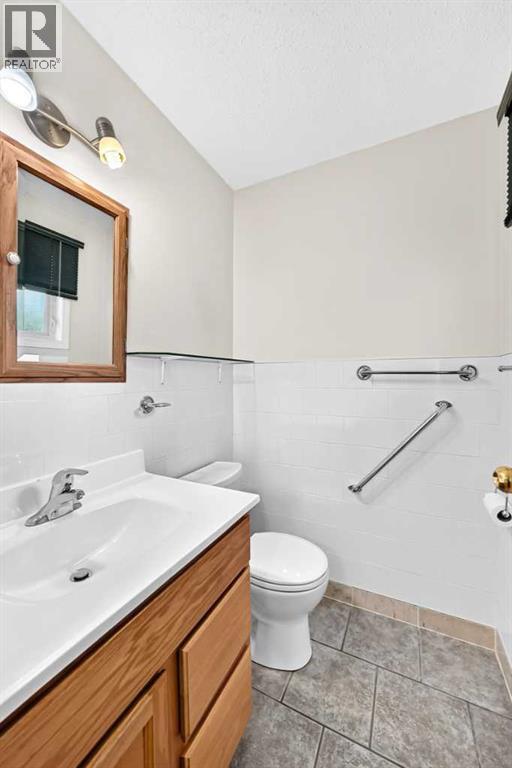 351 Cedarpark Drive Sw, Calgary, Alberta  T2W 2J5 - Photo 18 - A2330997