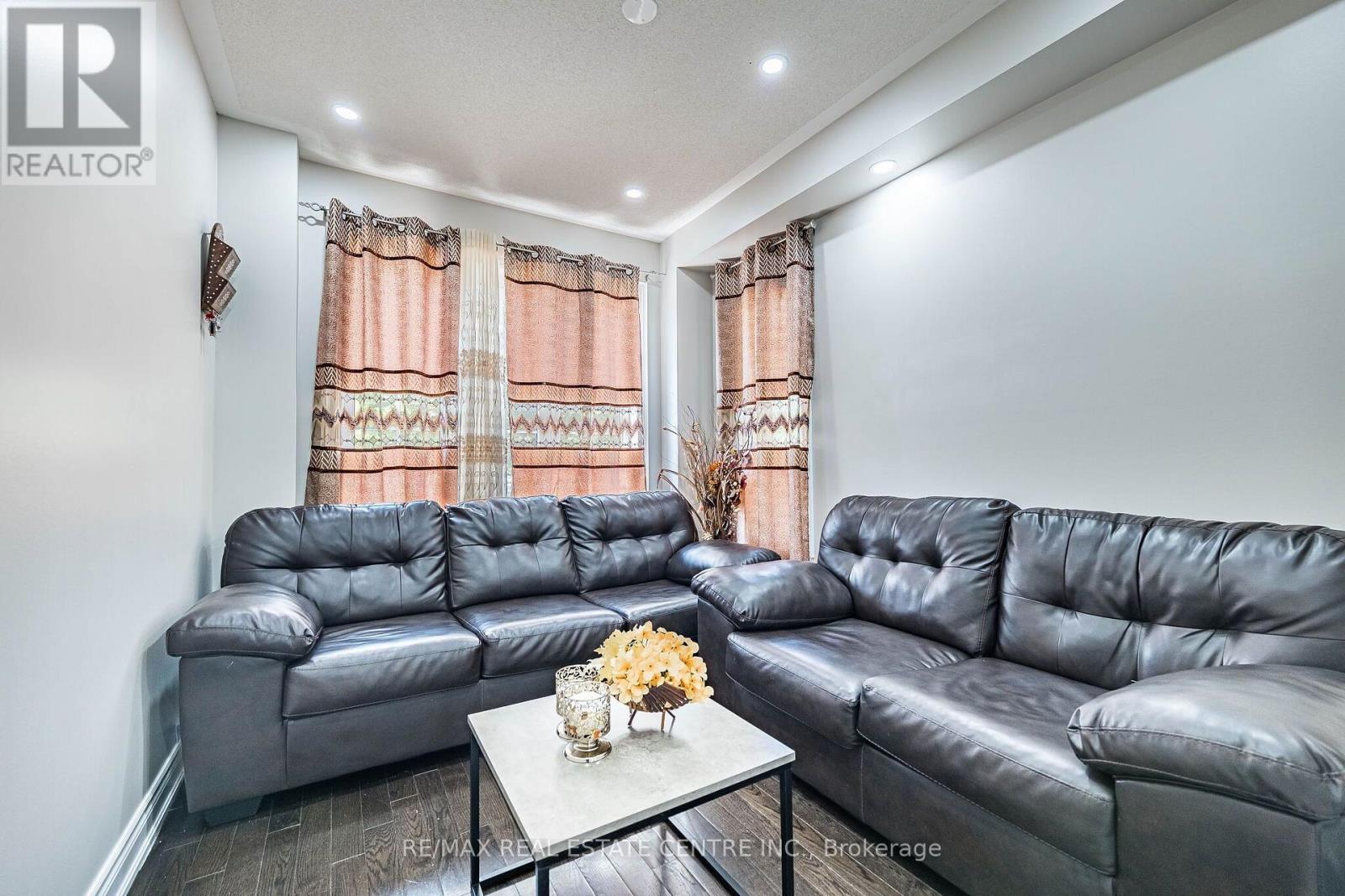 9 Loftsmoor Drive, Brampton, Ontario  L6R 3R7 - Photo 10 - W13666628