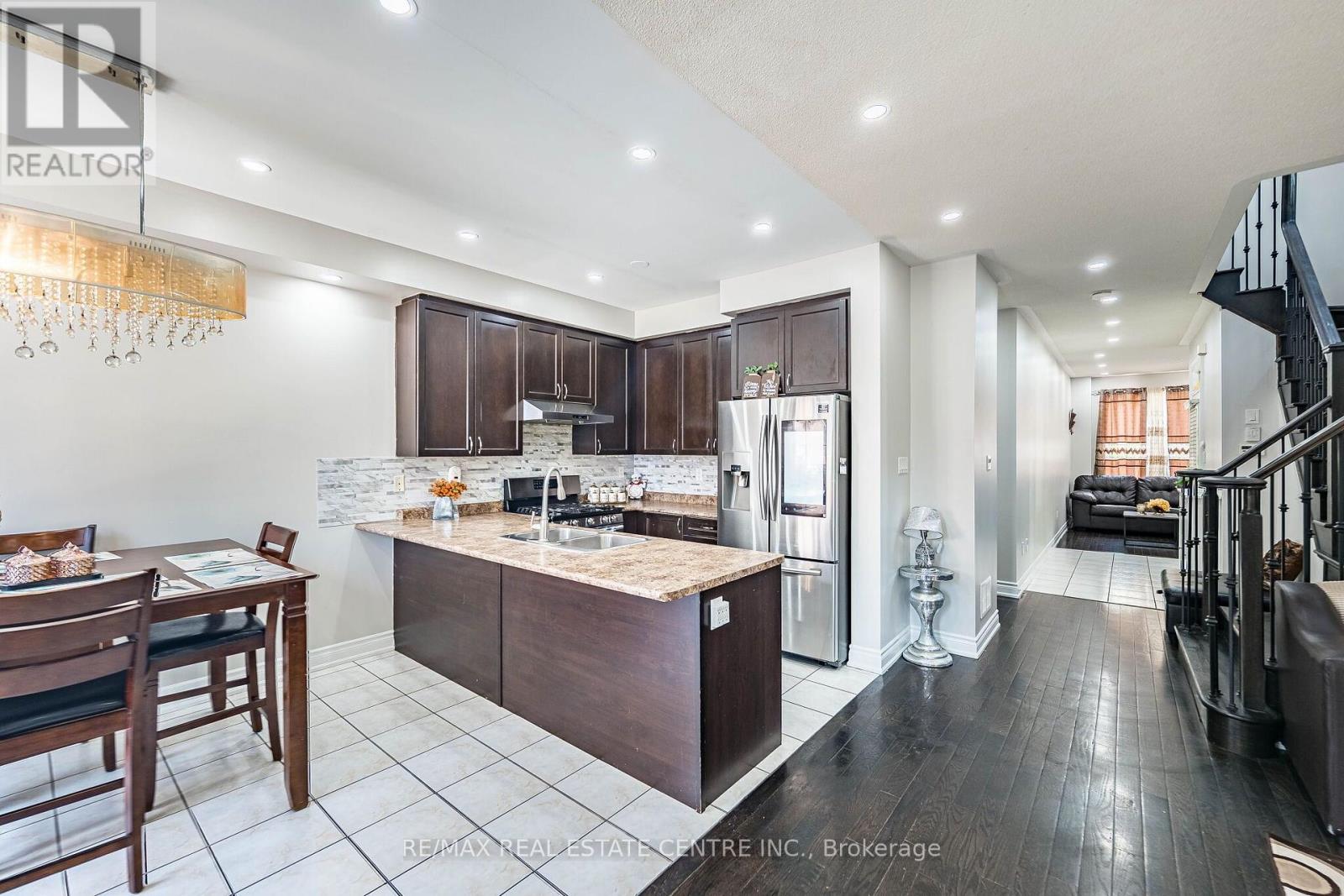 9 Loftsmoor Drive, Brampton, Ontario  L6R 3R7 - Photo 19 - W13666628