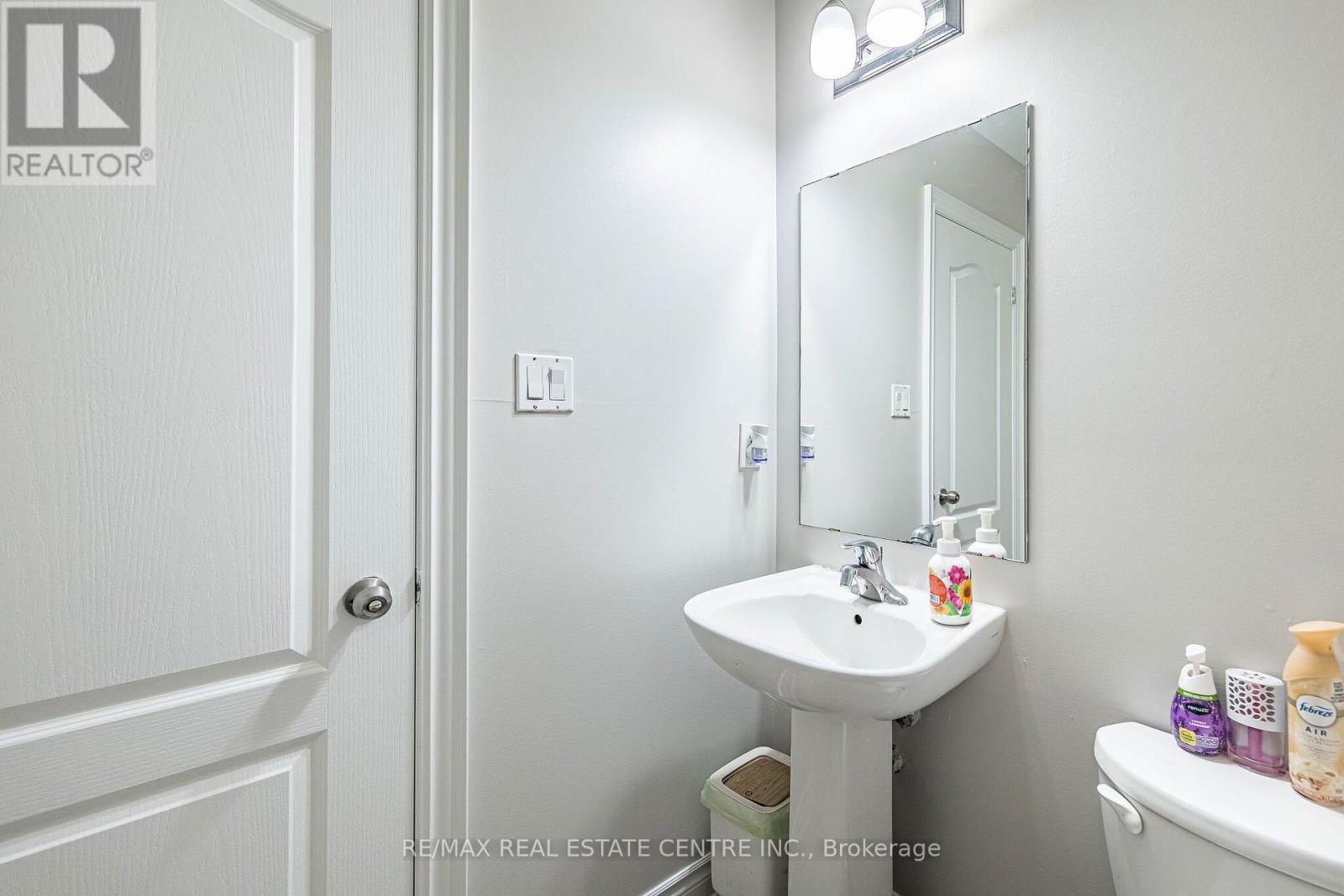 9 Loftsmoor Drive, Brampton, Ontario  L6R 3R7 - Photo 21 - W13666628