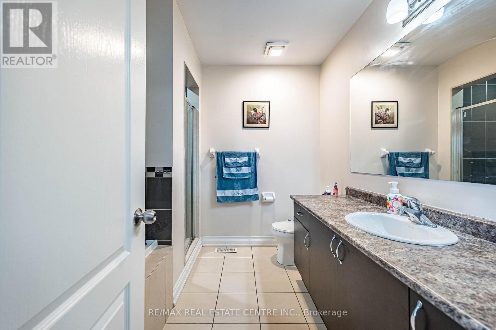 9 Loftsmoor Drive, Brampton, Ontario  L6R 3R7 - Photo 25 - W13666628