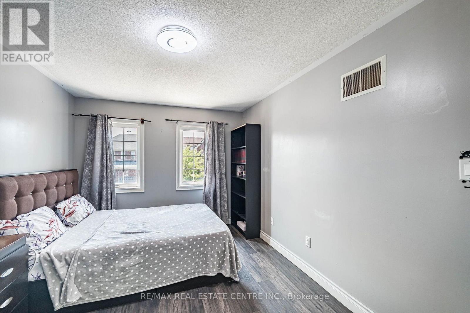 9 Loftsmoor Drive, Brampton, Ontario  L6R 3R7 - Photo 32 - W13666628