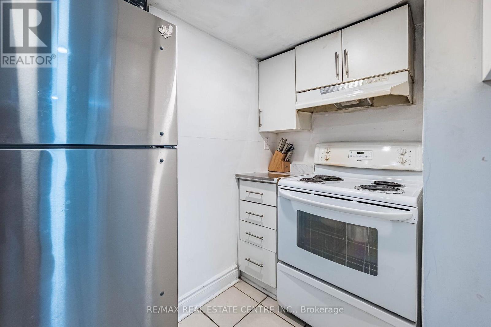 9 Loftsmoor Drive, Brampton, Ontario  L6R 3R7 - Photo 43 - W13666628