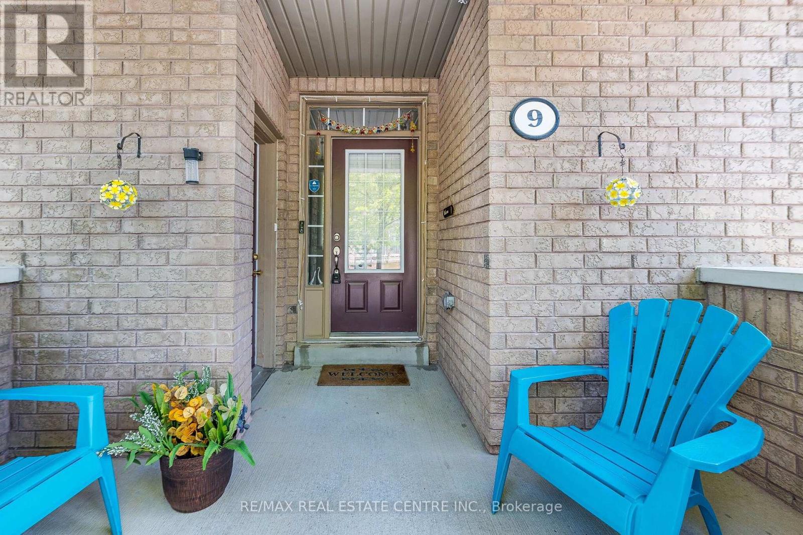9 Loftsmoor Drive, Brampton, Ontario  L6R 3R7 - Photo 7 - W13666628