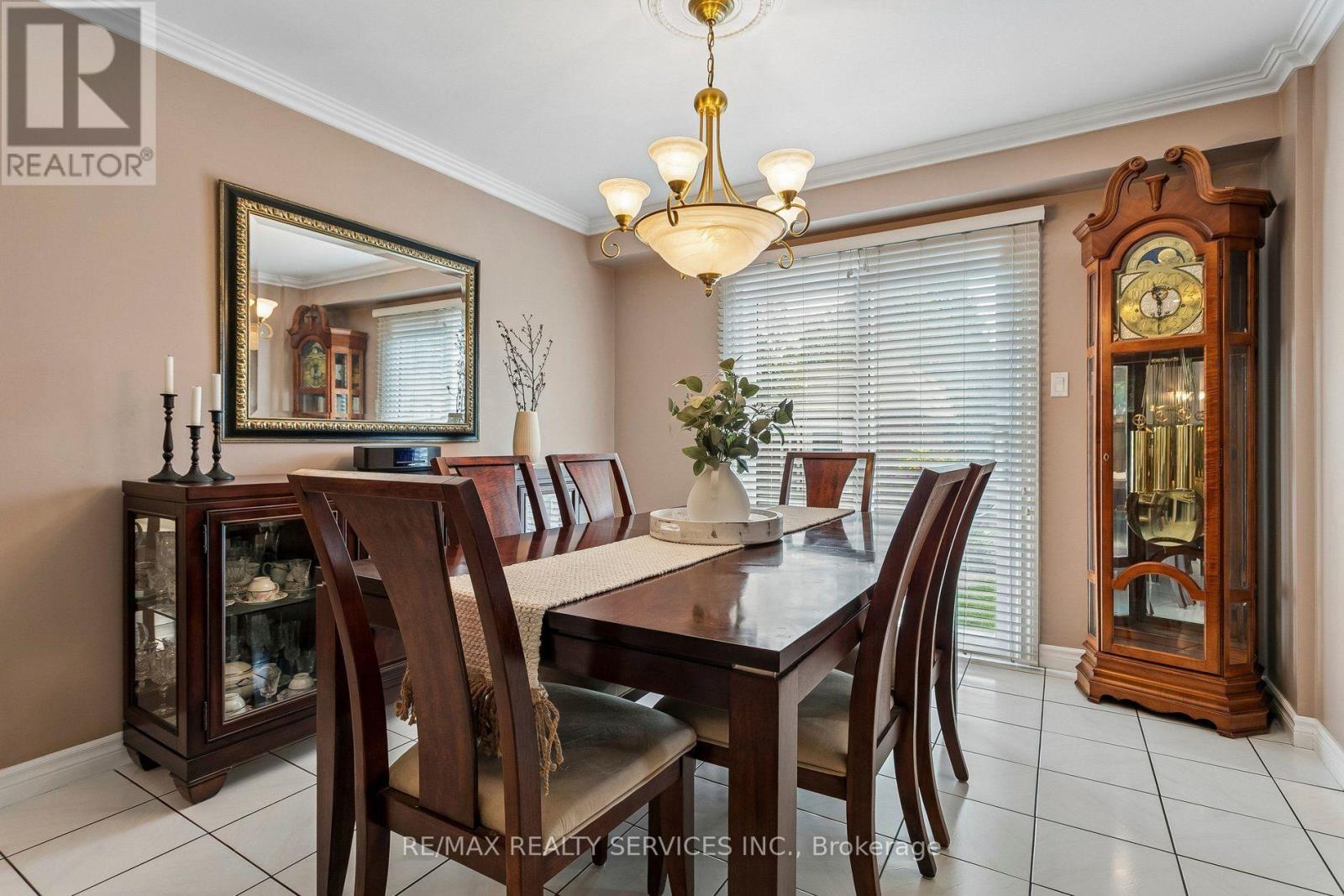 11 Longbourne Crescent, Brampton, Ontario  L6S 2R8 - Photo 12 - W13666692
