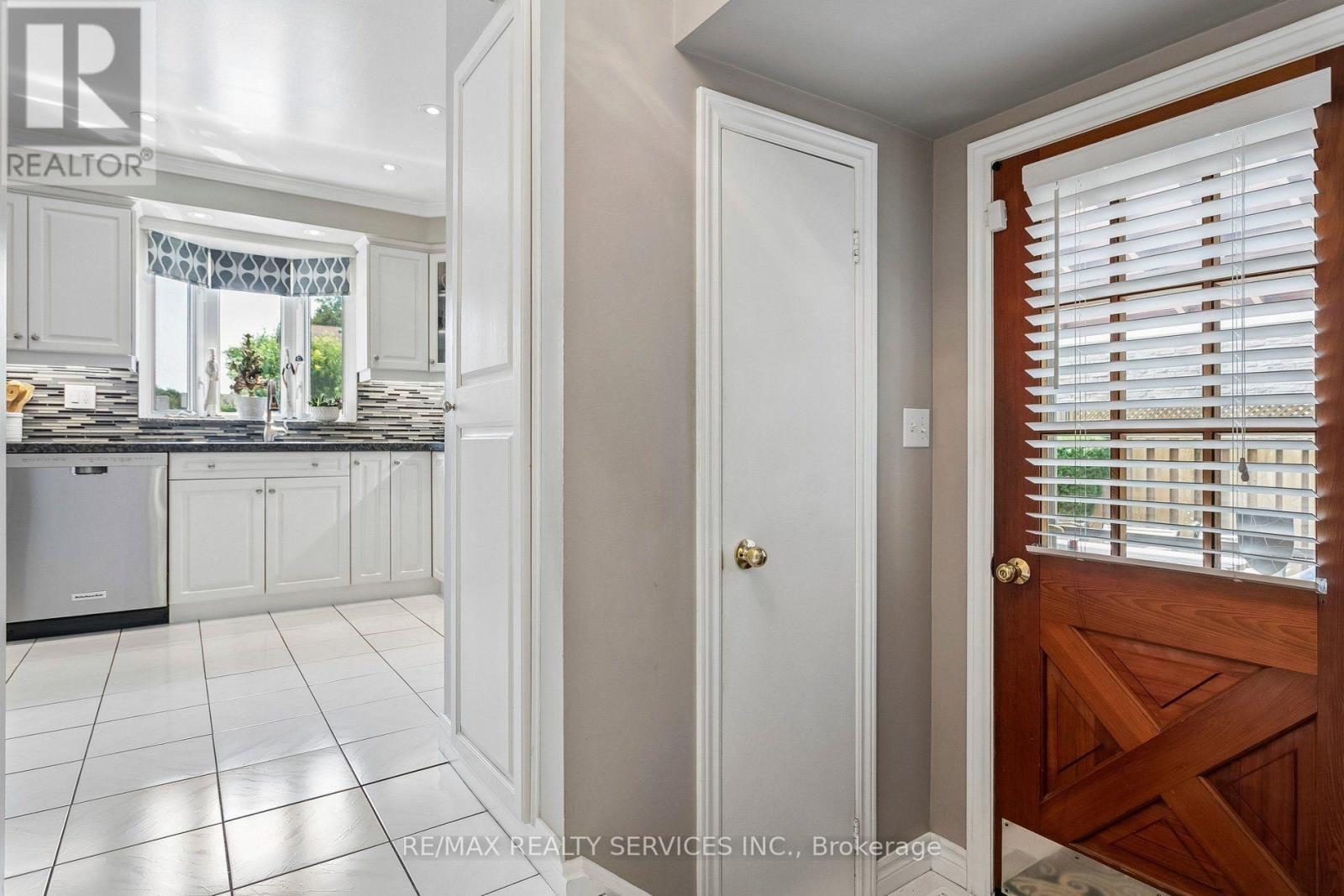 11 Longbourne Crescent, Brampton, Ontario  L6S 2R8 - Photo 20 - W13666692
