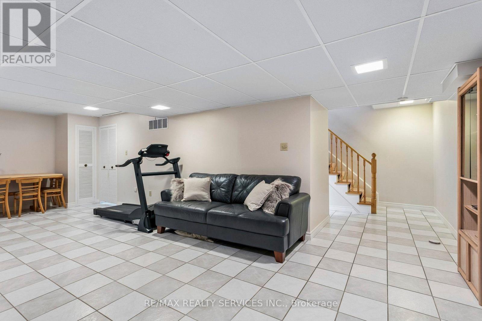11 Longbourne Crescent, Brampton, Ontario  L6S 2R8 - Photo 33 - W13666692