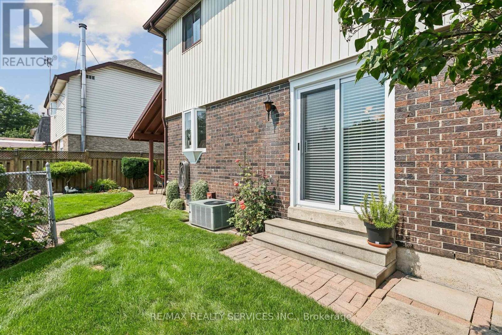 11 Longbourne Crescent, Brampton, Ontario  L6S 2R8 - Photo 42 - W13666692