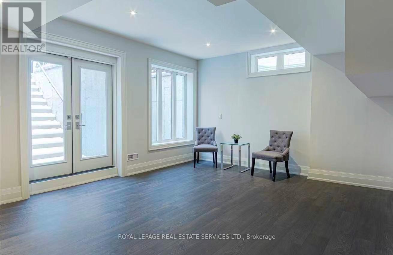 584 Weynway Court, Oakville, Ontario  L6L 4G7 - Photo 14 - W13666716