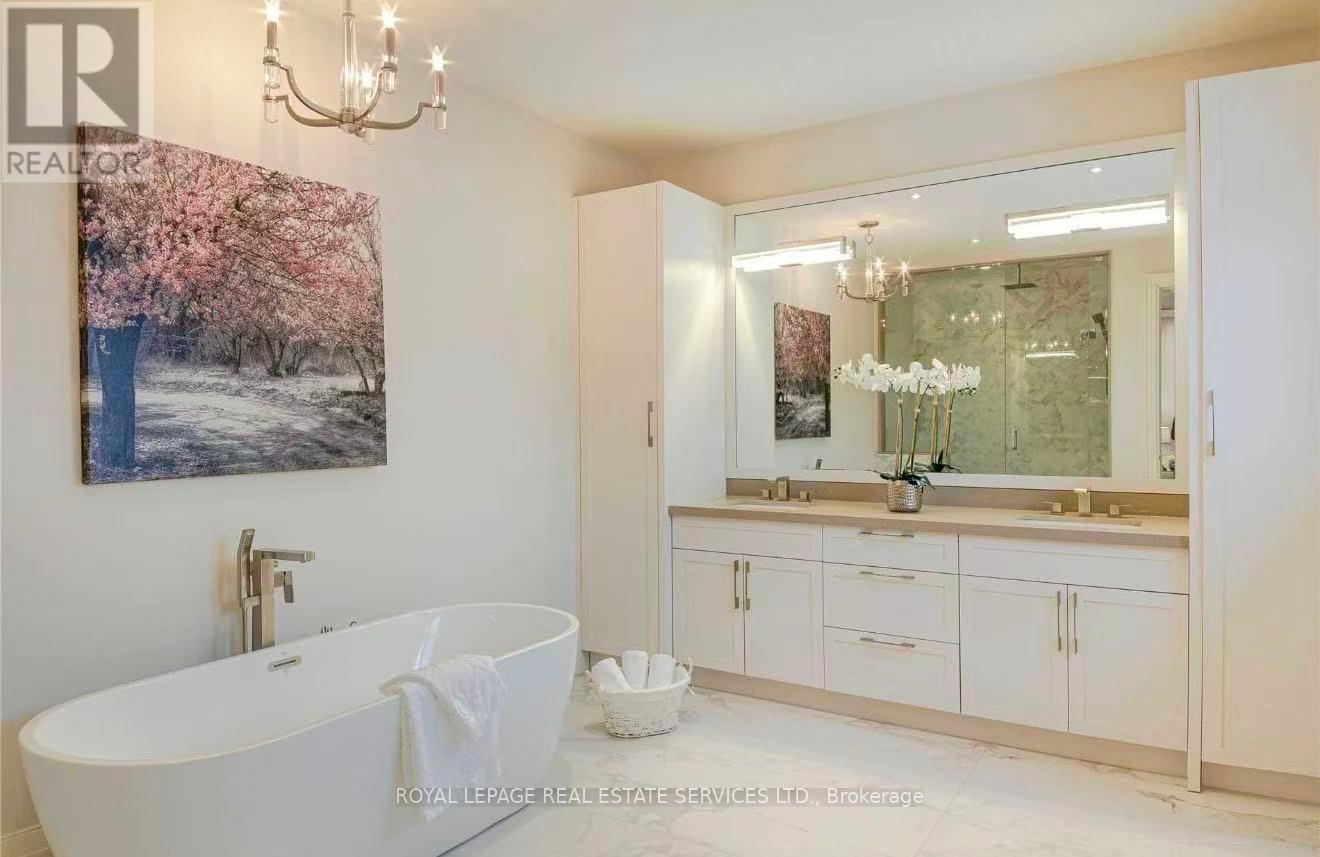 584 Weynway Court, Oakville, Ontario  L6L 4G7 - Photo 17 - W13666716