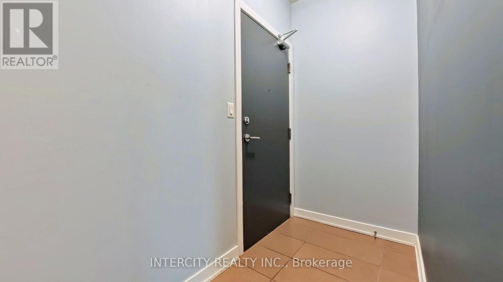 1009 - 4070 Confederation Parkway, Mississauga, Ontario L5B 0E9 - Photo 5 - W13666734