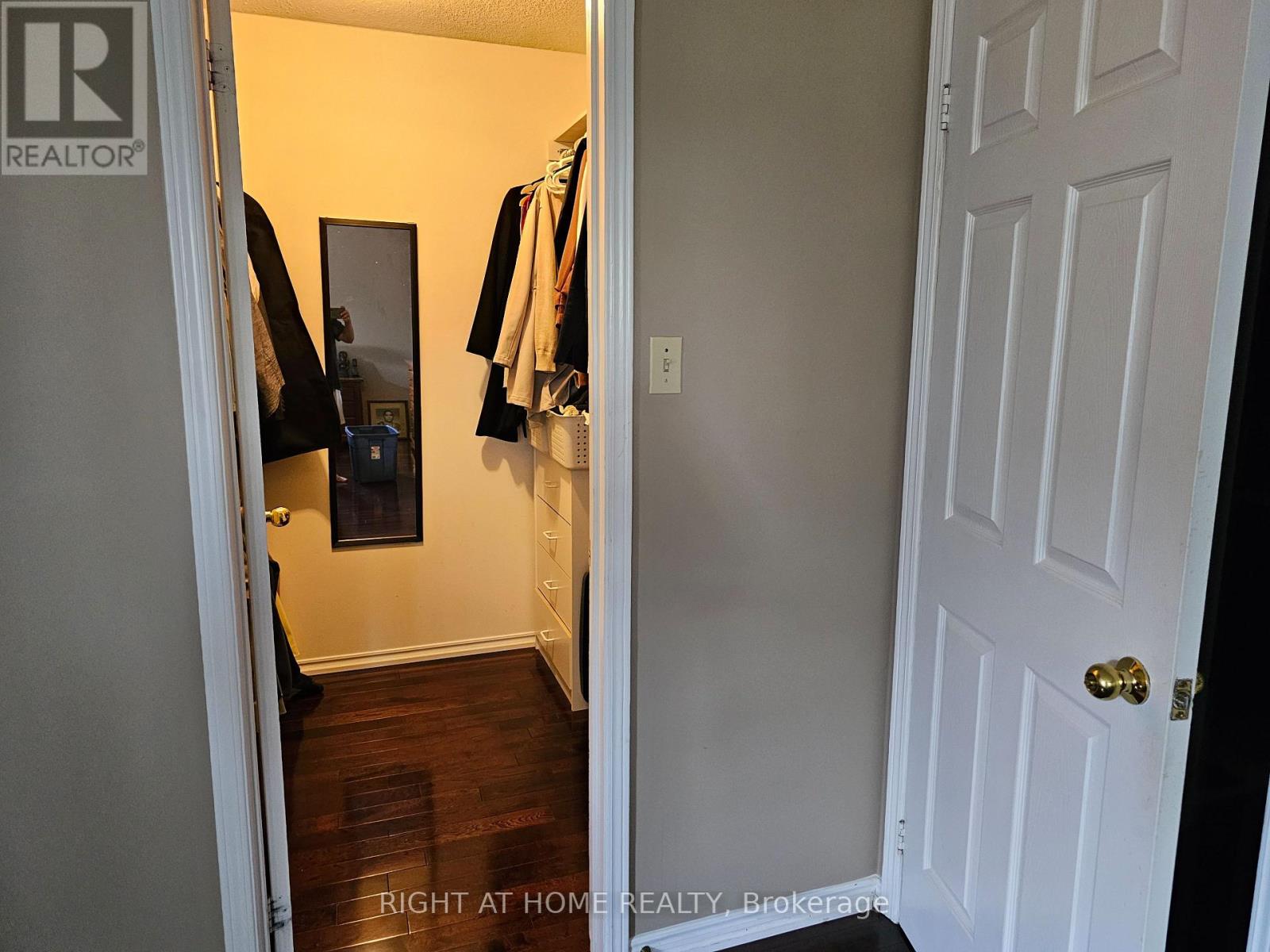 710 Ashprior Avenue, Mississauga, Ontario  L5R 3N8 - Photo 14 - W13626504