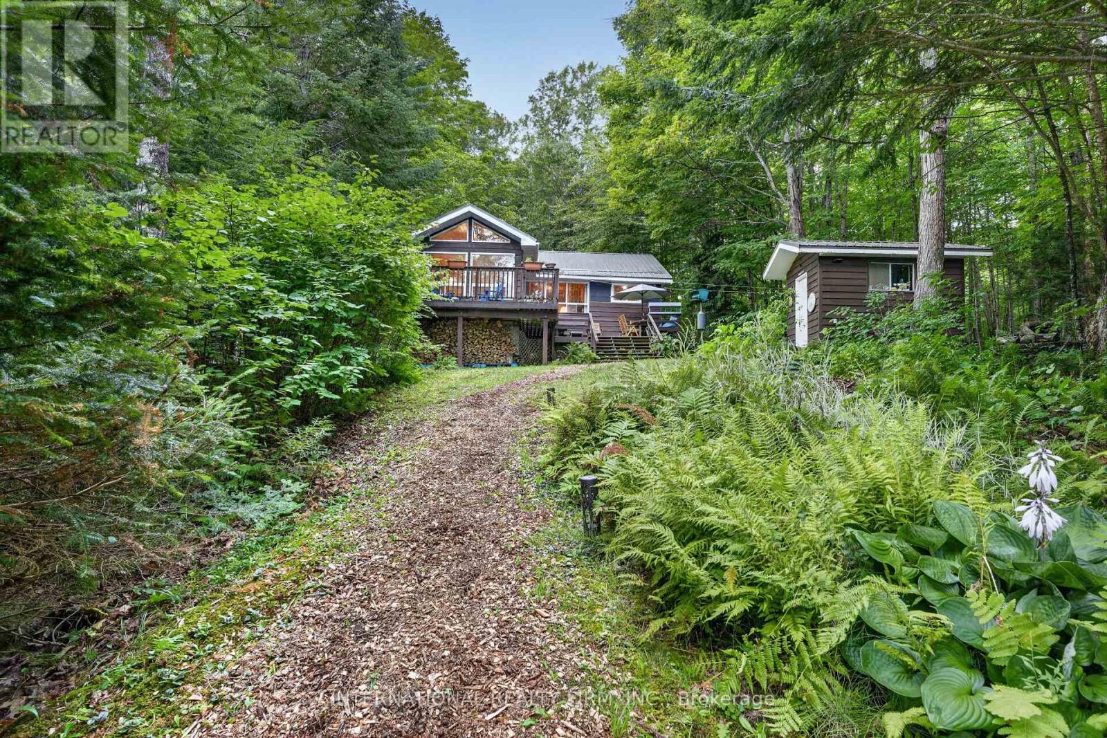 1040 Larix Lane N, Dysart Et Al, Ontario  K0L 1M1 - Photo 1 - X13666642