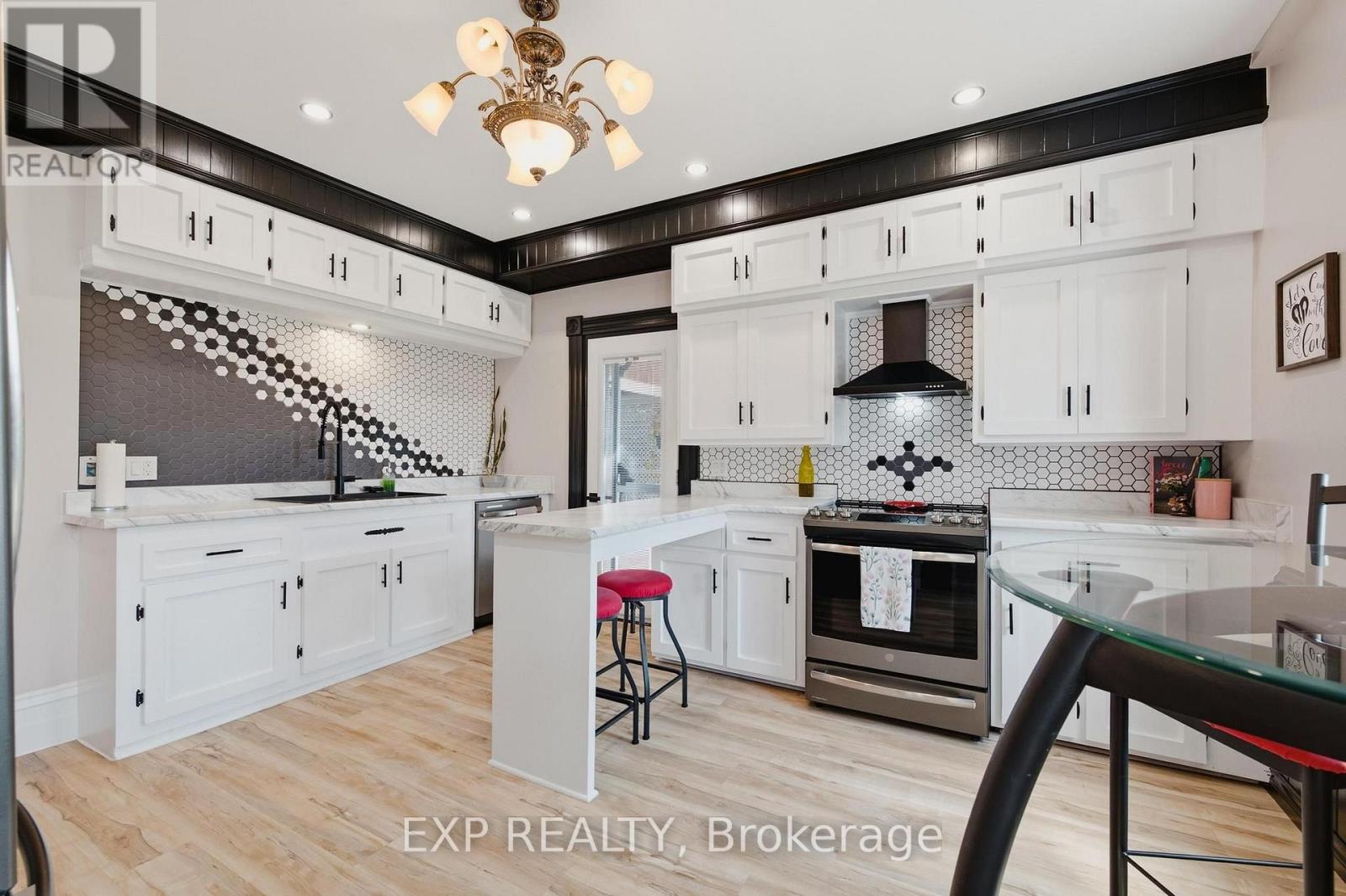 2027 Victoria Street, Howick, Ontario  N0G 1X0 - Photo 11 - X13666676