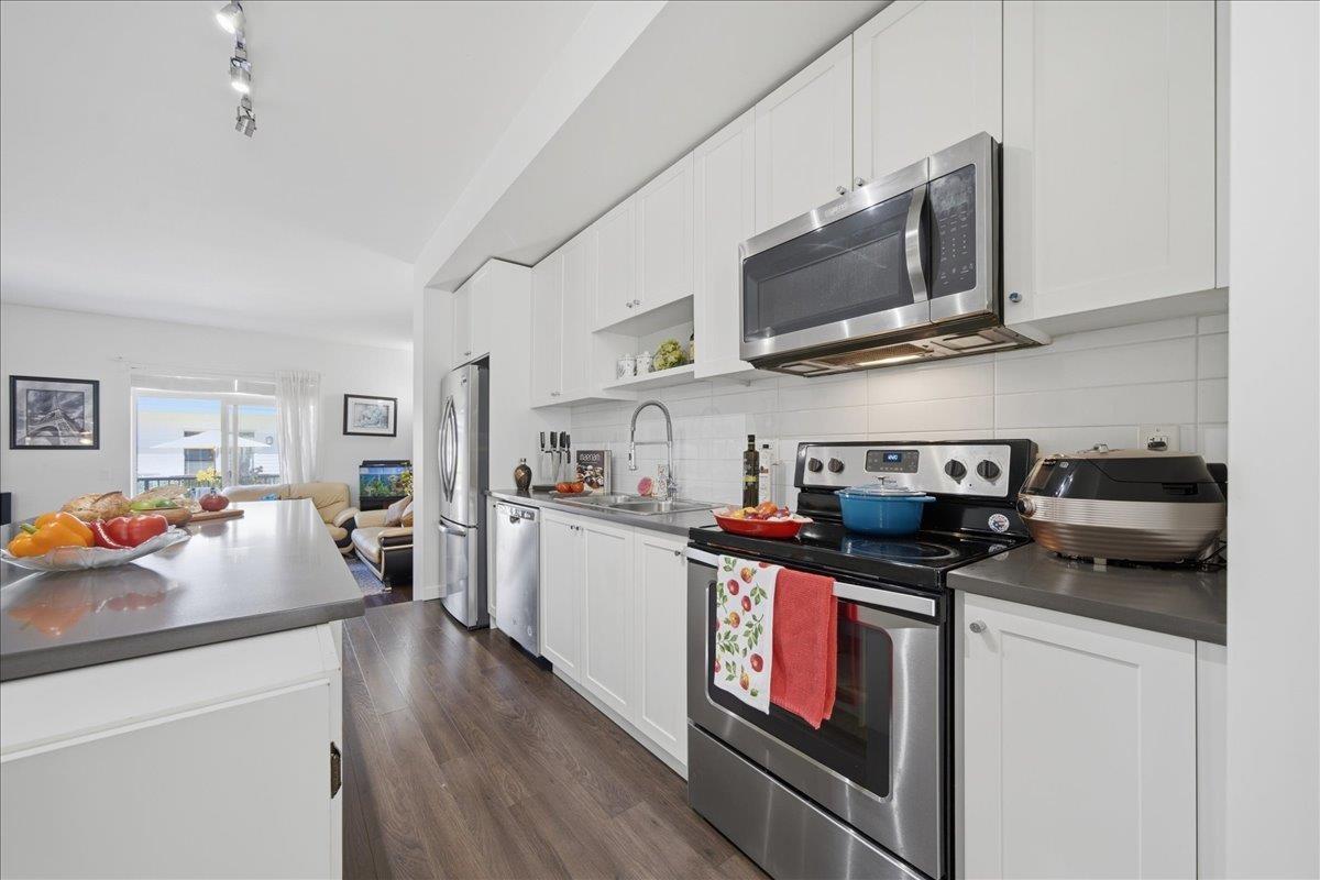 53 8130 136a Street, Surrey, British Columbia  V3W 1H9 - Photo 11 - R3155093