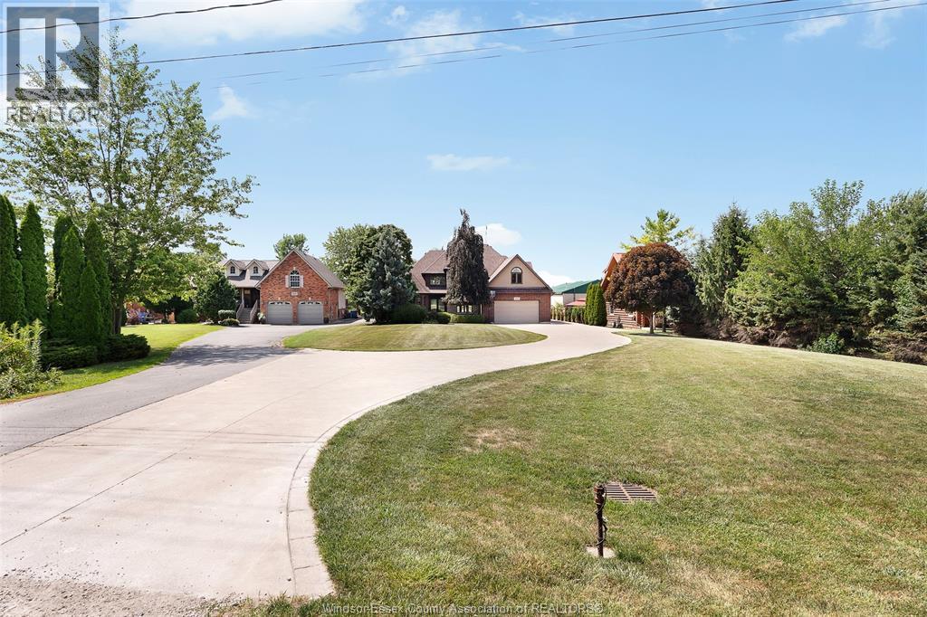 2116 Front Road North, Amherstburg, Ontario  N9V 3R3 - Photo 2 - 26019595