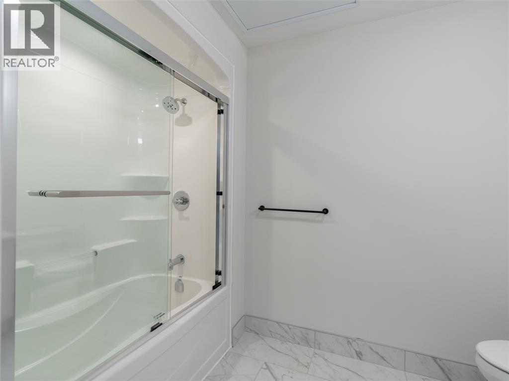 1540 Venetian Boulevard Unit# 407, Point Edward, Ontario  N7T 0A4 - Photo 15 - 26018619