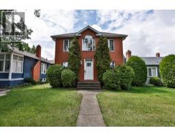 936 13 Street S, Lethbridge, Alberta