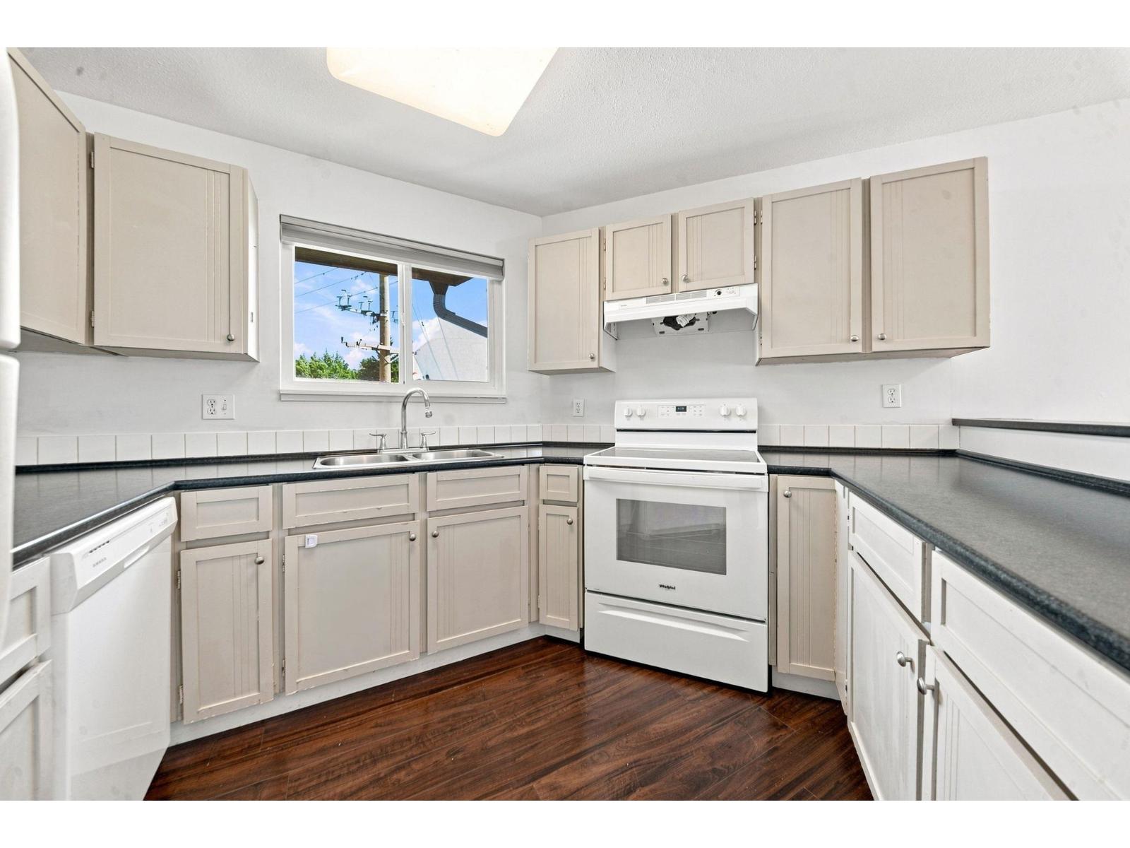 301 33598 George Ferguson Way, Abbotsford, British Columbia  V2S 2L8 - Photo 11 - R3154017