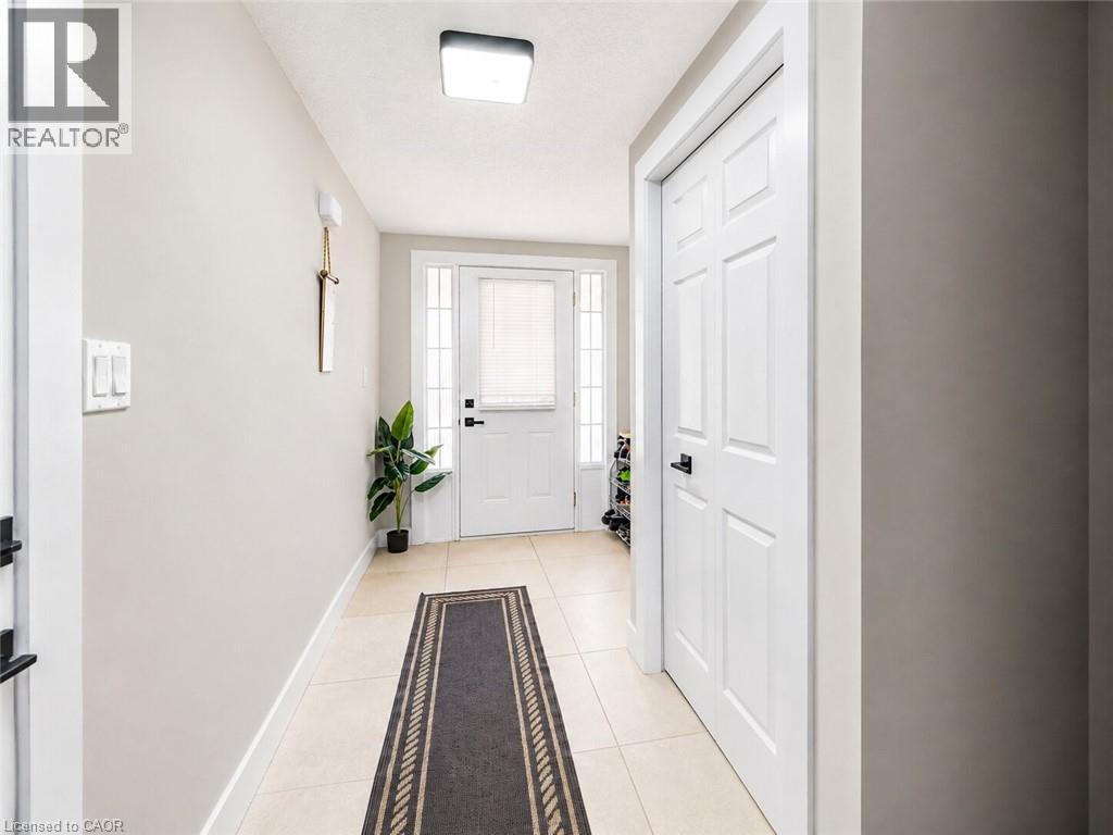 233 Red Clover Court, Kitchener, Ontario  N2E 4J5 - Photo 7 - 40855215