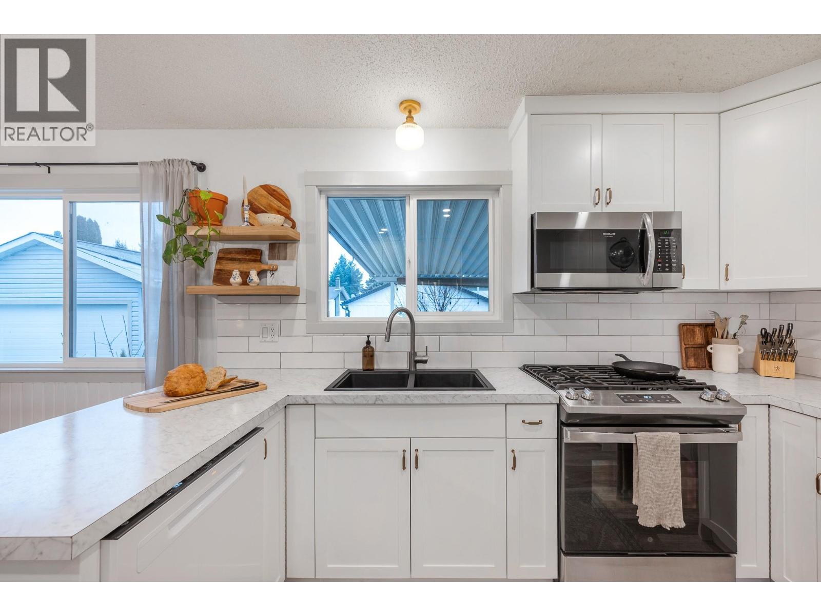 302 Bass Avenue, Enderby, British Columbia  V0E 1V2 - Photo 6 - 10389173