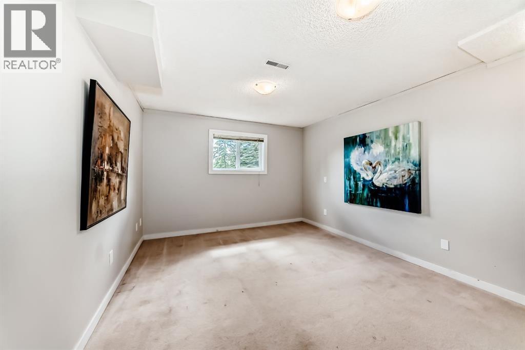 15 Hawkcliff Way NW, Calgary, Alberta  T3G 2R8 - Photo 37 - A2320859
