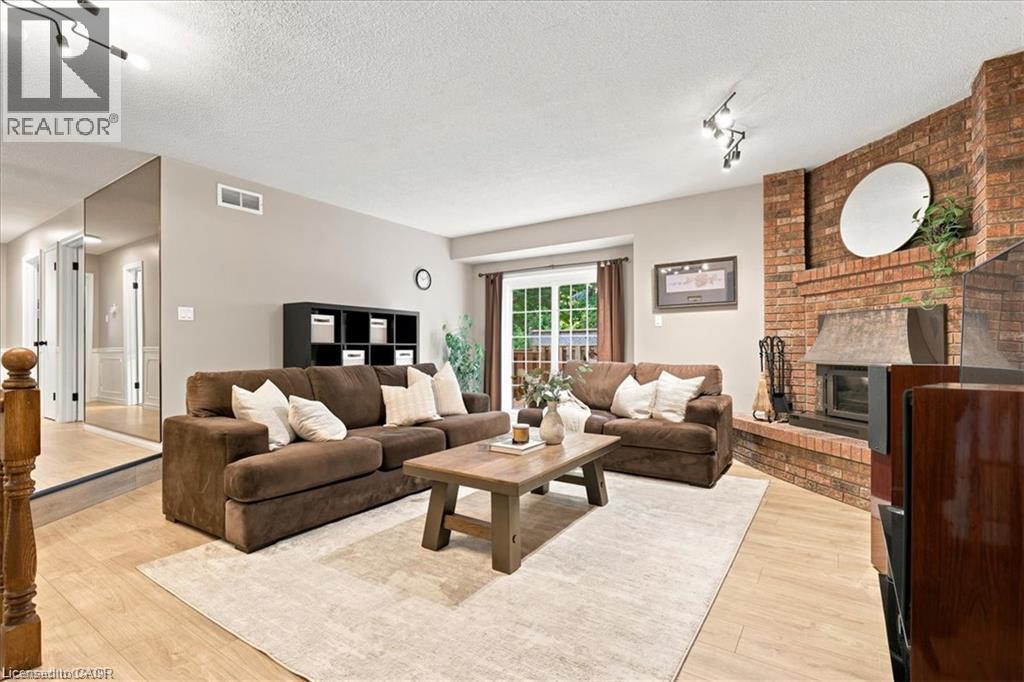 369 Crimson Drive, Waterloo, Ontario  N2K 2V2 - Photo 7 - 40854632